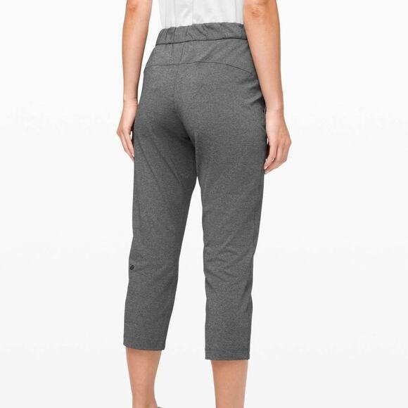 Lululemon On the Fly Crop Pants 23" SIZE 8 Heathered Black Travel Joggers - Picture 2 of 13